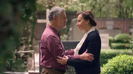 The House of Flowers S03E01