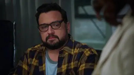 Great News S02E01
