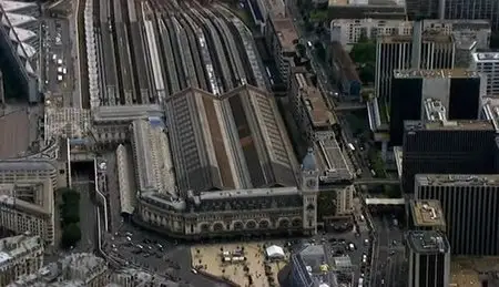 (Fr3) La ville entre en gare (2013)