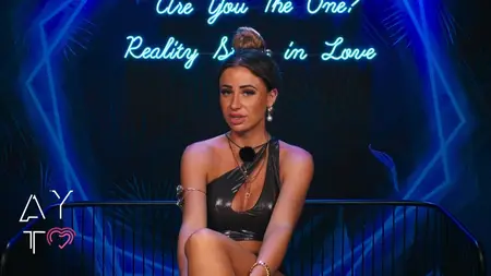 Love S04E06