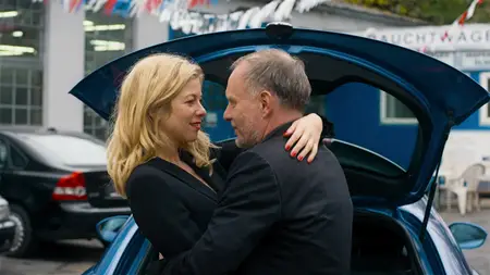 Suburbia - Women on the Edge S04E07