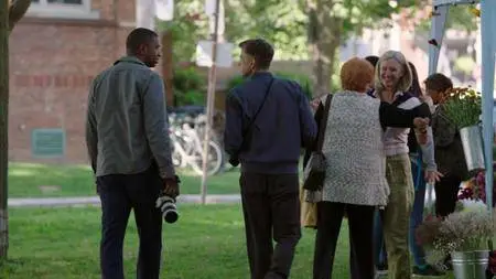 Imposters S02E01