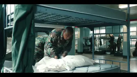 Boots S01E01