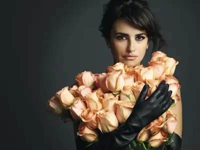 Penelope Cruz by Alexi Lubomirski for Lancôme