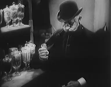 U snedeného krámu / The Ruined Shopkeeper (1933)