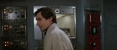 The Living Daylights (1987)
