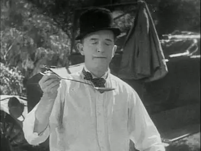 LAUREL & HARDY: One Good Turn (1931)