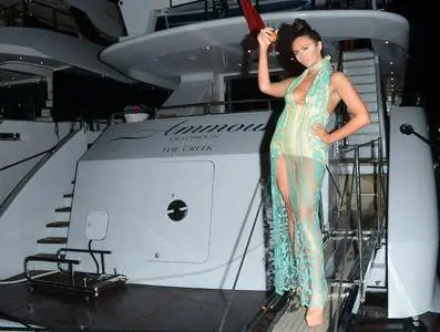 Charlotte Dawson on a yacht with friends in Ibiza port on October 5, 2016