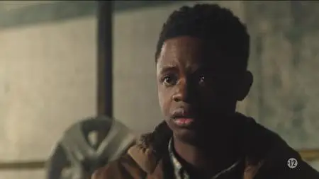 Curfew S01E01