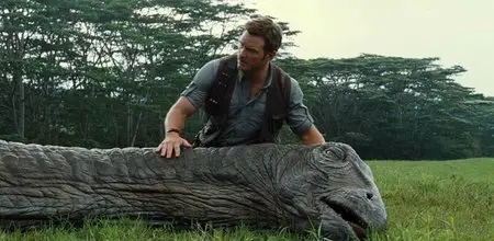 Jurassic World (2015)