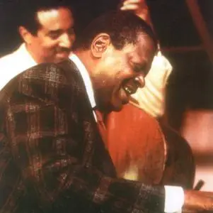 Oscar Peterson  -  Live  -   Paris Jazz Concert    (1999)