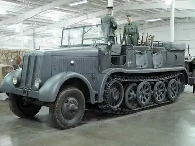 SdKfz 8 12-Ton Half-Track Walk Around 