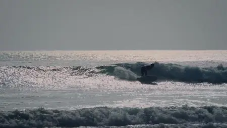 Surfside Girls S01E01