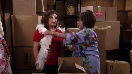 One Day at a Time S02E10