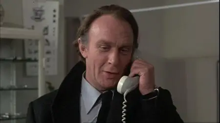 Dokter Pulder zaait papavers (1975) [ReUp]