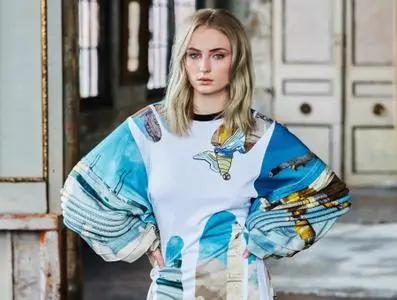 Sophie Turner by Jack Waterlot for S Moda June 2019