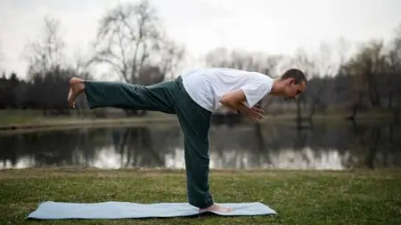 A Dynamic Hatha Yoga Journey : Core, Strength & Pelvic Power