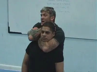 Urban Combatives - Secondary Tools Vol. 5: Chokes and Strangles with Lee Morrison