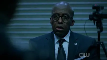 Black Lightning S02E01