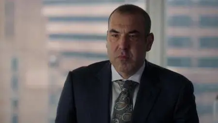 Suits S07E01