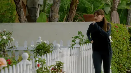 Modern Family S09E06