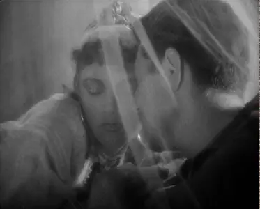 La bandera / Escape from Yesterday (1935)