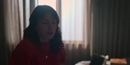The Girls on the Bus S01E07