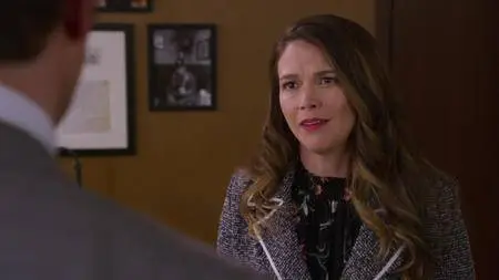 Younger S05E01