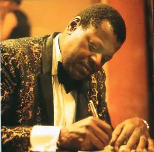 Oscar Peterson  -  Live  -   Paris Jazz Concert    (1999)