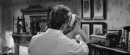 Kiss Me, Stupid (1964)