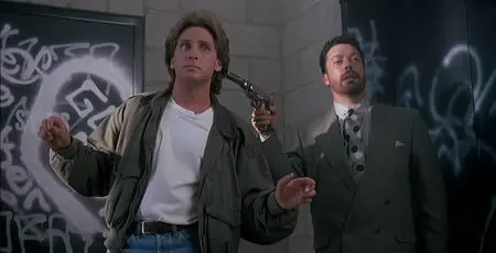 Loaded Weapon 1 (1993)