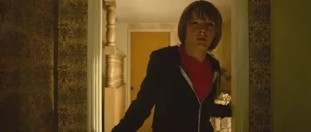 Dark Skies (2013)