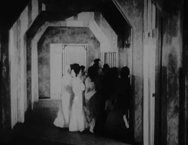 A Page of Madness (1926)