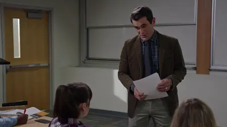 Modern Family S10E06