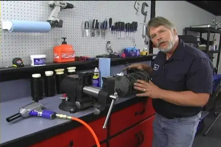 Shocks & Struts: Diagnostic, Repair and Maintenance - AutoZone DVD [repost]