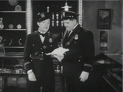 LAUREL & HARDY: The Midnight Patrol (1933)