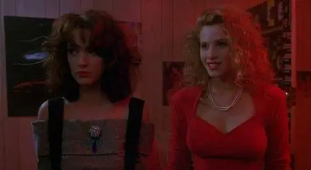 Heathers (1988)