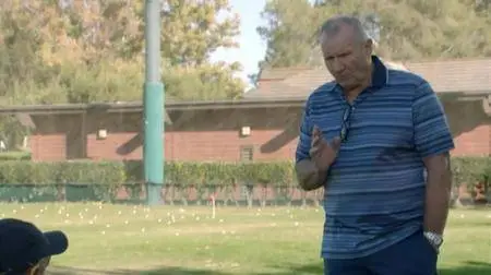 Modern Family S09E11