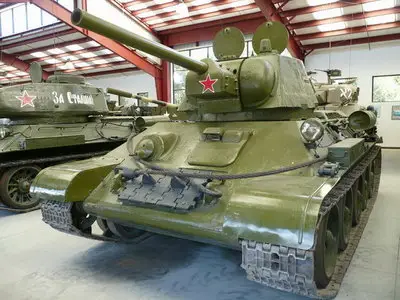 T-34-76 Model 1942 Walk Around