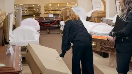 BBC - Stacey Dooley: Inside the Undertakers (2023)