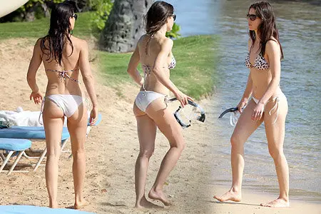Jessica Biel - bikini candids in Hawai 1-20-11