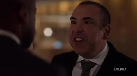 Suits S08E01