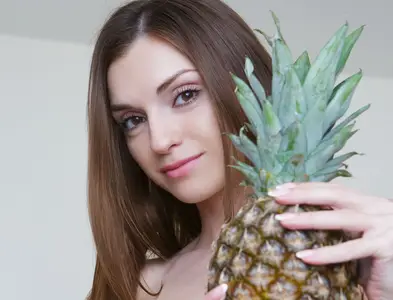 Monika May - PineApple Express