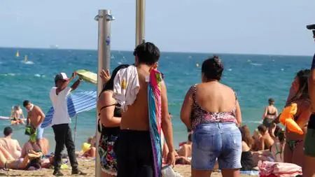 CH5. - How to Bag a Bargain Holiday (2023)