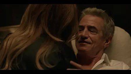 The Hunting Wives S01E01