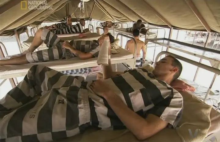 Худшие тюрьмы Америки: Скованные одной цепью / Lockdown - Arizona Tent City (2007)