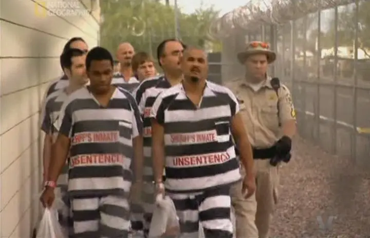 Худшие тюрьмы Америки: Скованные одной цепью / Lockdown - Arizona Tent City (2007)