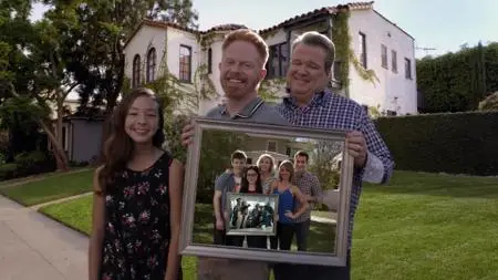 Modern Family S11E10