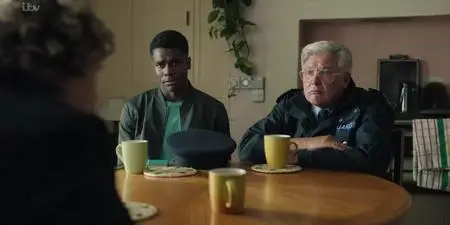 Holding S01E03