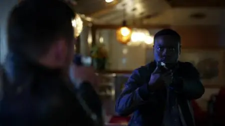 Shades of Blue S03E01